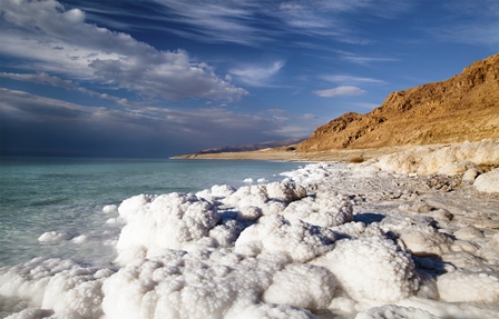 在以色列发现 世界最长盐洞